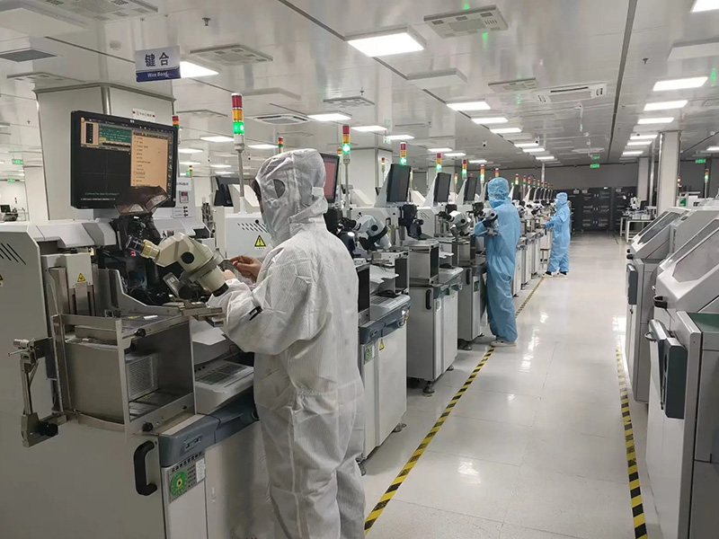 Workshop-of-wafer-bonding-machine